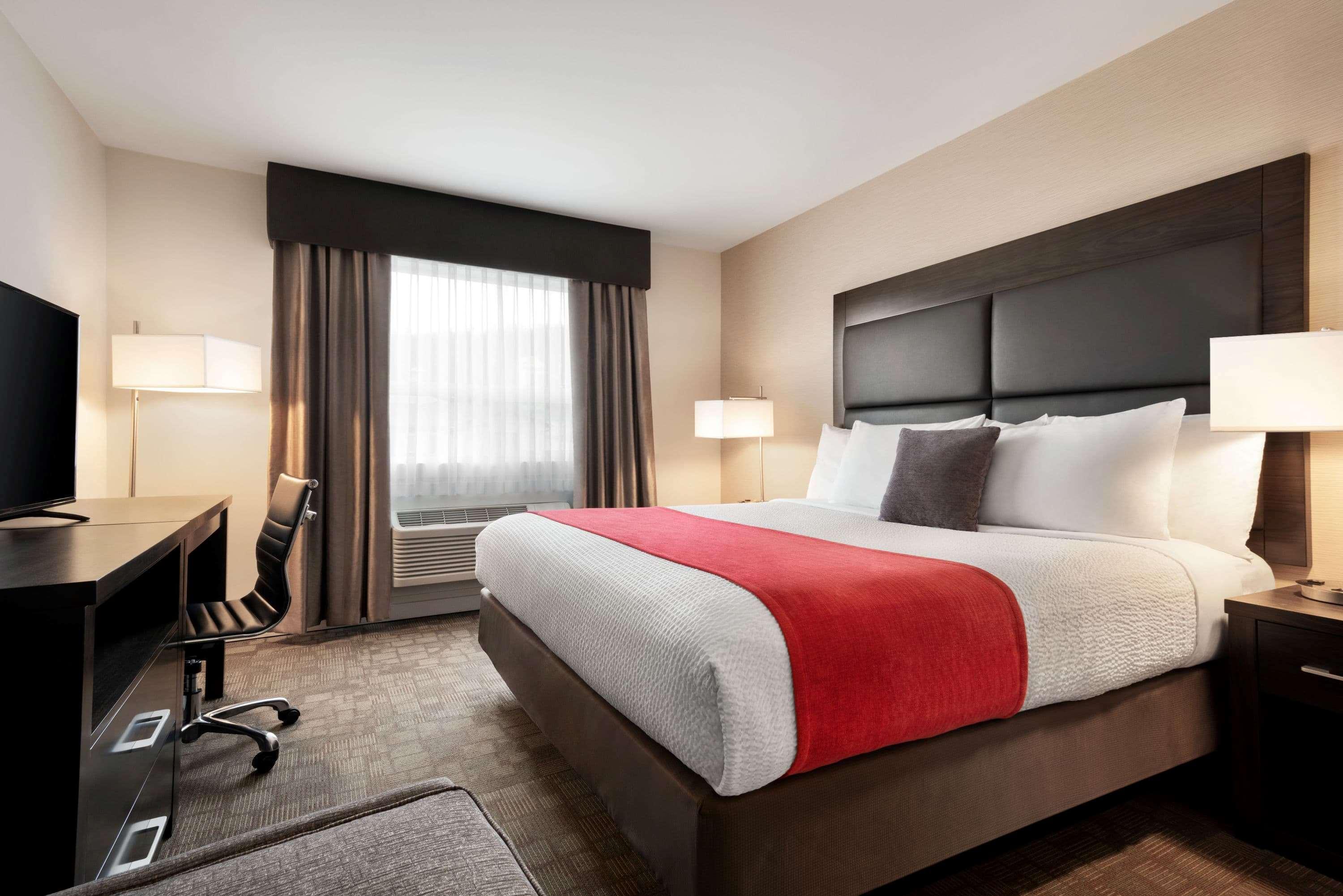 Days Inn By Wyndham 100 Mile House Zewnętrze zdjęcie