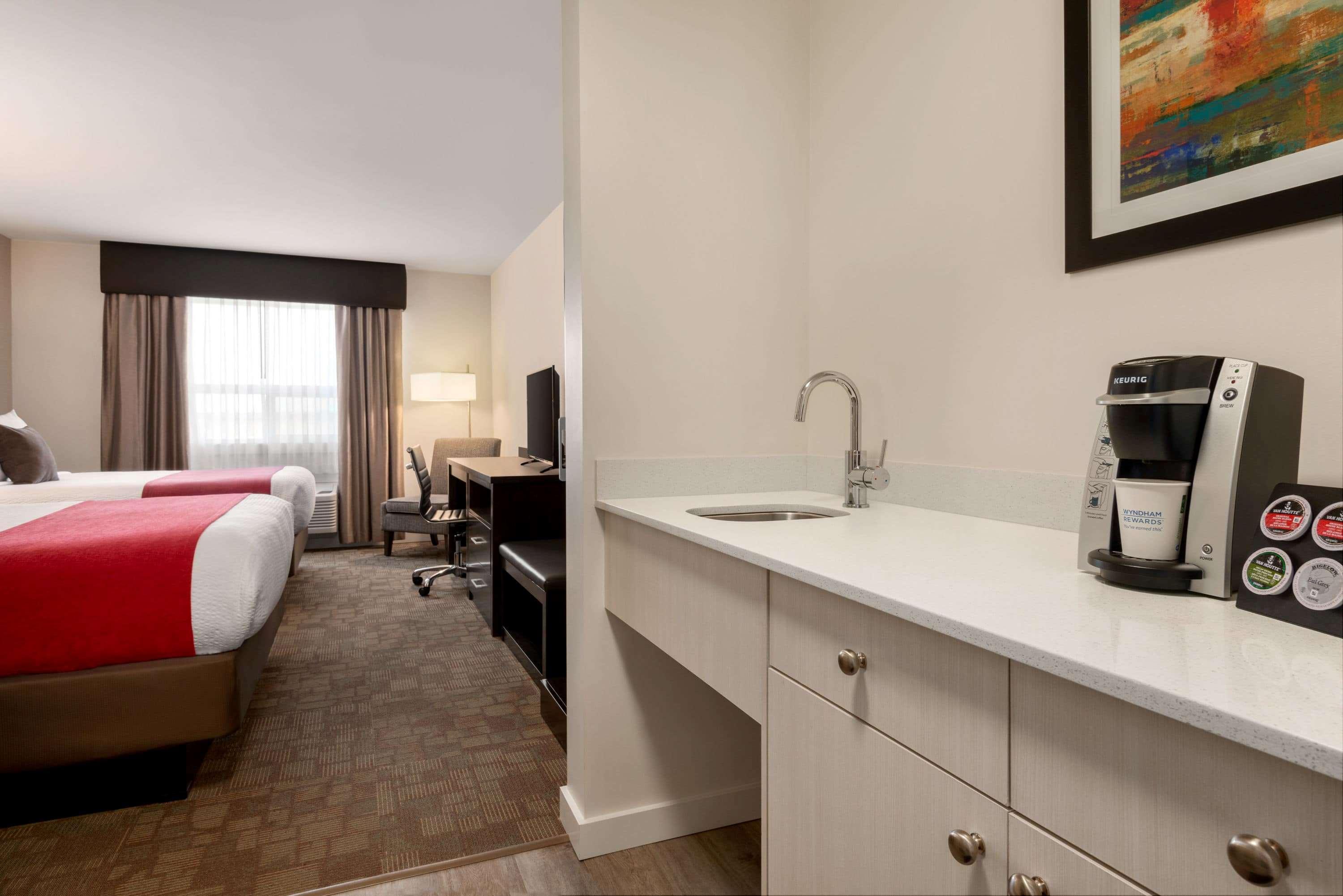 Days Inn By Wyndham 100 Mile House Zewnętrze zdjęcie