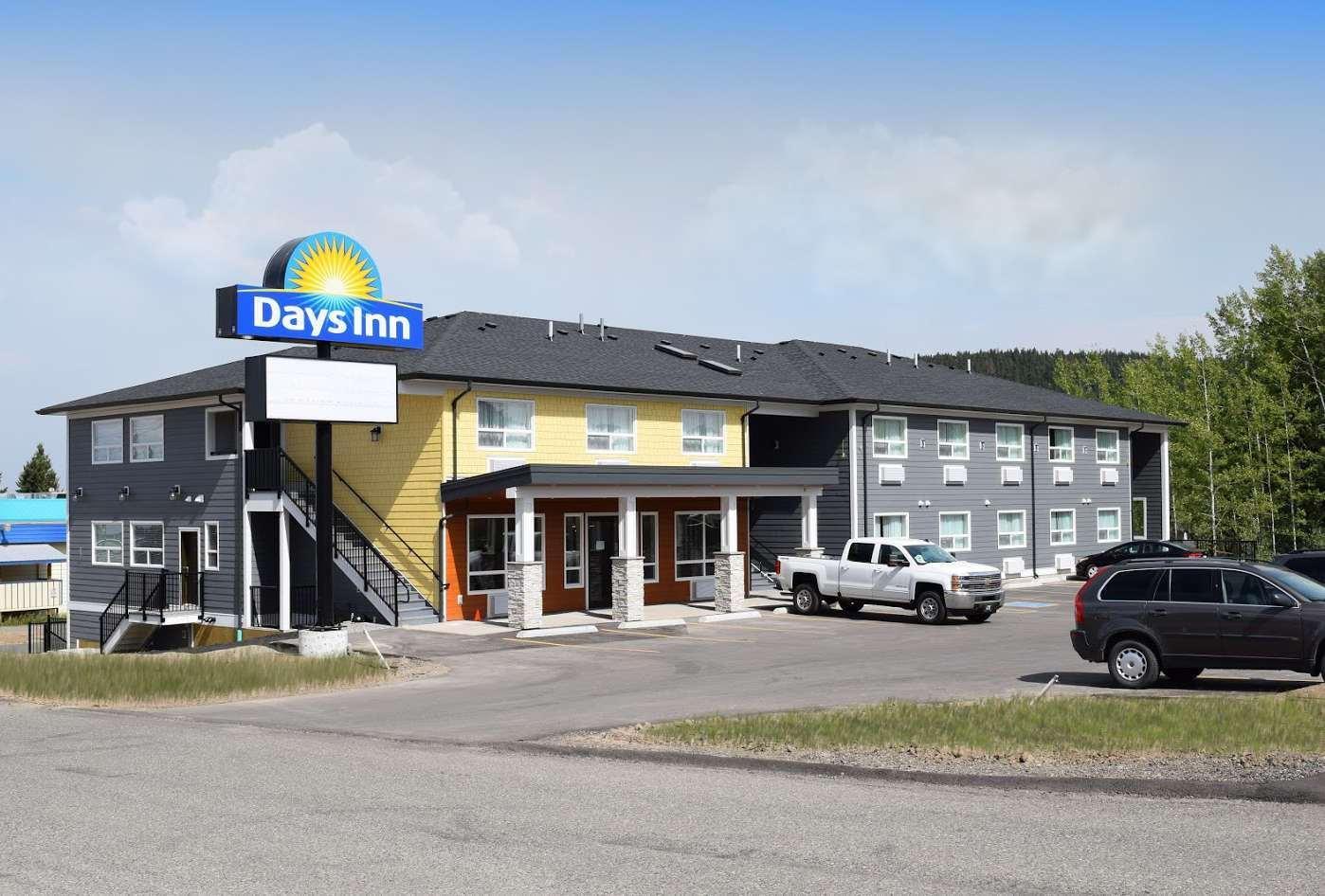 Days Inn By Wyndham 100 Mile House Zewnętrze zdjęcie